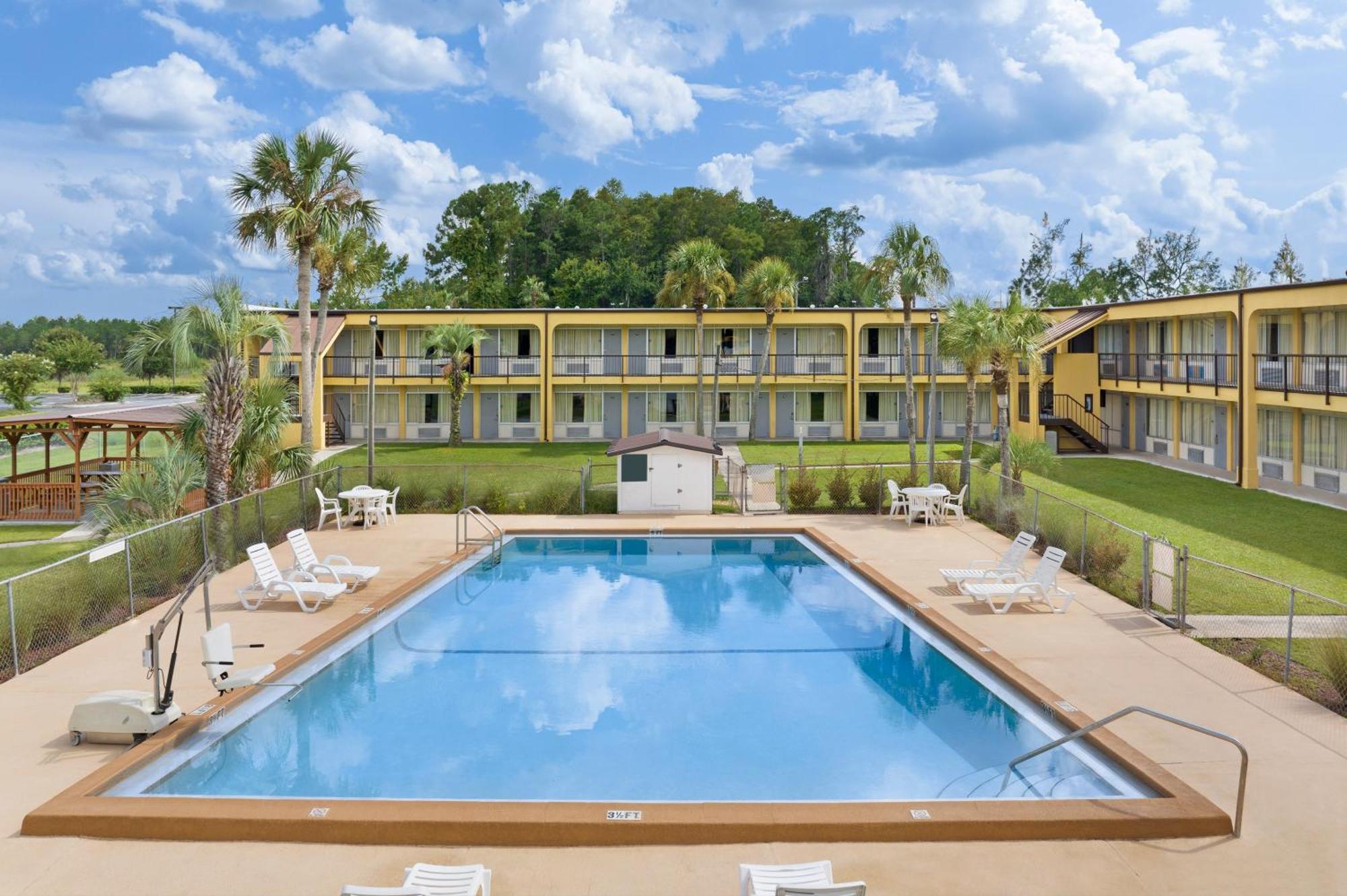 Days Inn By Wyndham Lake City I-75 Esterno foto